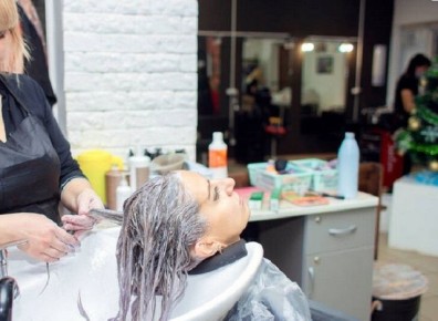 Как эффективно избавиться от пятен краски для волос с одежды