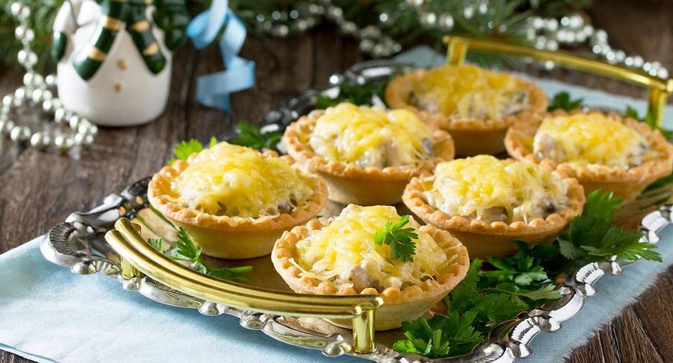 Непревзойденные закуски для новогоднего стола: рецепты шеф-повара