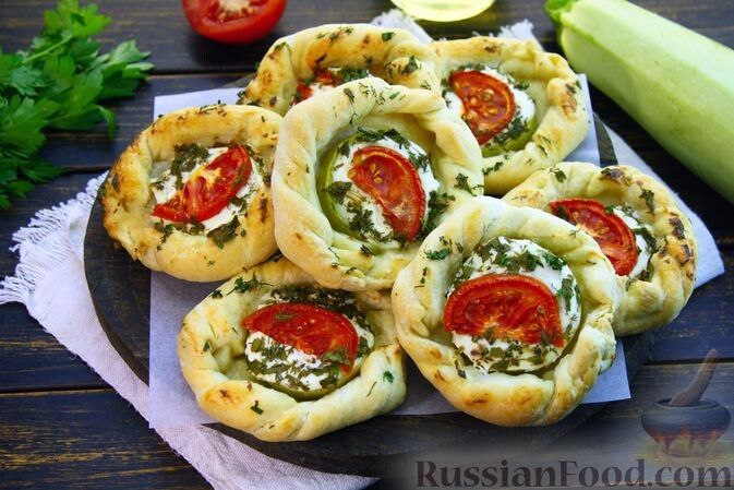 Необычные закуски: от слоёных ватрушек до шашлыка