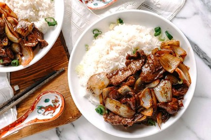 Говядина с луком по-китайски: вкус, которому сложно устоять