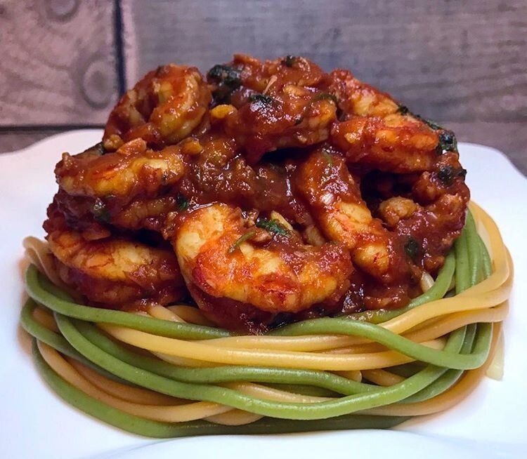 Нежные креветки в ароматной томатной sauce