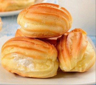 Неустоимые заварные пирожные с легким кремом