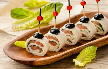 Изысканный рулет из лосося: праздничная закуска к Новому году