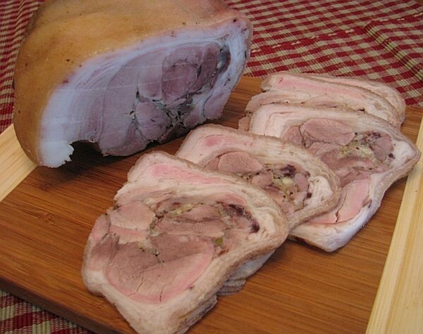 Сочный рулет из свиной рульки: секреты домашнего приготовления