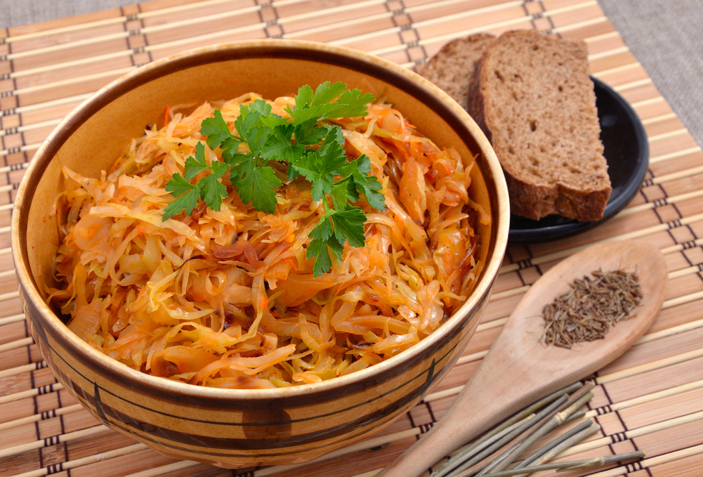 Тушеная капуста: секреты и рецепты к зимнему столу