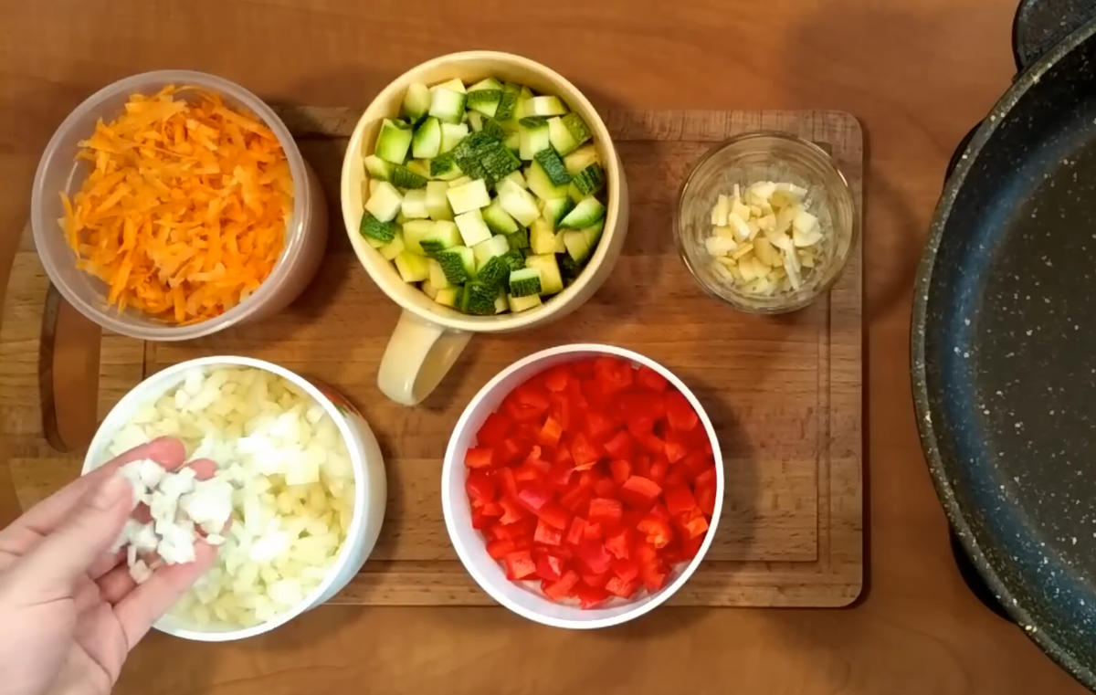 Как приготовить удивительный рис с овощами: пошаговый рецепт