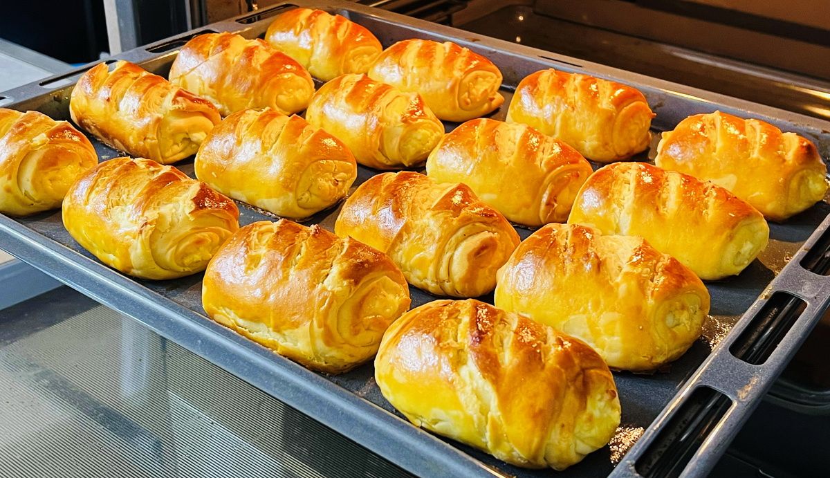 Вдохновляющая выпечка: как удивить гостей слоёными рулетами с начинкой