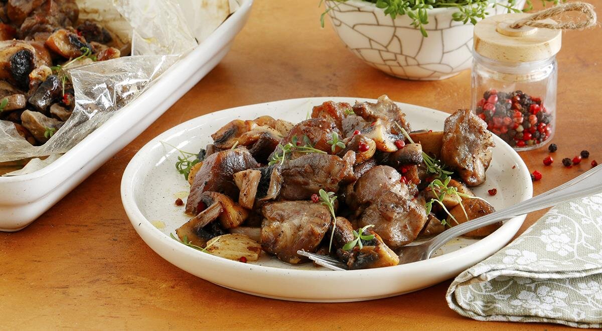 Свинина с грибами в рукаве: вкусный рецепт на каждый день