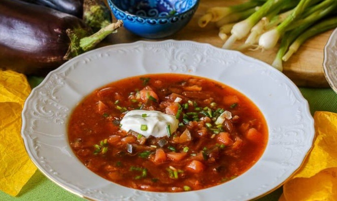 Как приготовить вкусный южный борщ с баклажанами