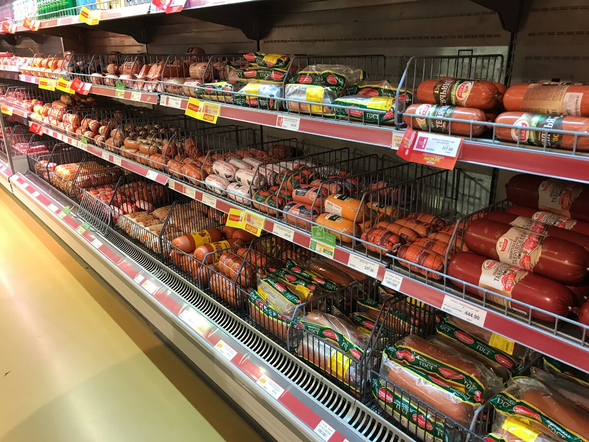 Что скрывается в колбасе и сосисках: разоблачение ингредиентов