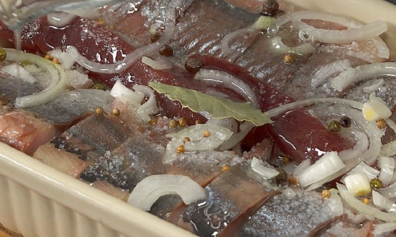 Северная селёдка: готовим ароматную закуску за полчаса