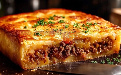 Мясной пирог из простых ингредиентов за считанные минуты