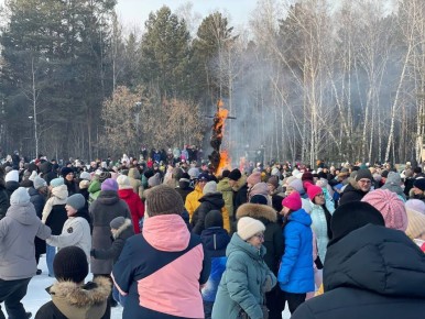 Сосновоборск празднует весну: масленичное веселье для всех