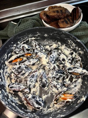 Мидии в сливочно-сырном соусе как простой рецепт для гостей