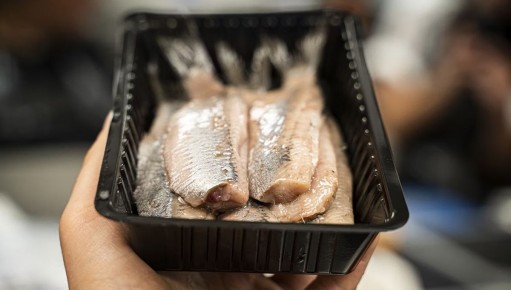 Сельдь подорожала: что стоит за ростом цен на любимую рыбу россиян?