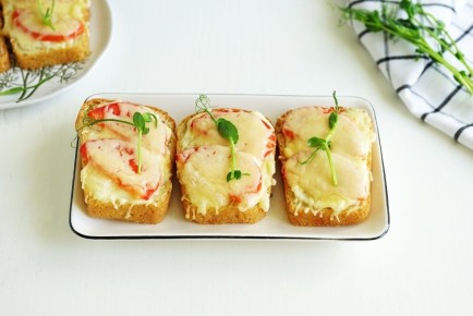 Горячие бутерброды с сыром: вкусный и быстрый завтрак