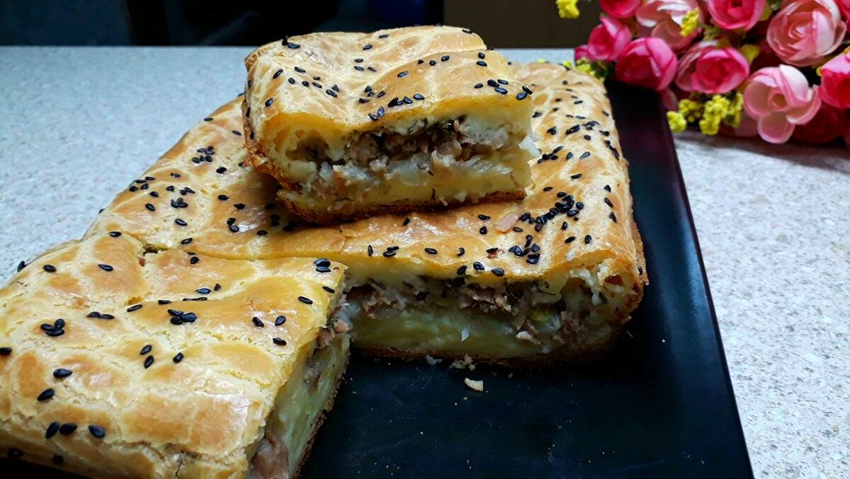 Вкусный пирог на скорую руку: простой рецепт с рыбными консервами