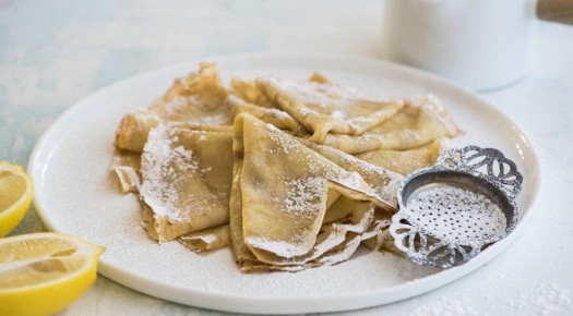Тонкие блины: идеальный завтрак с кисло-сладким акцентом