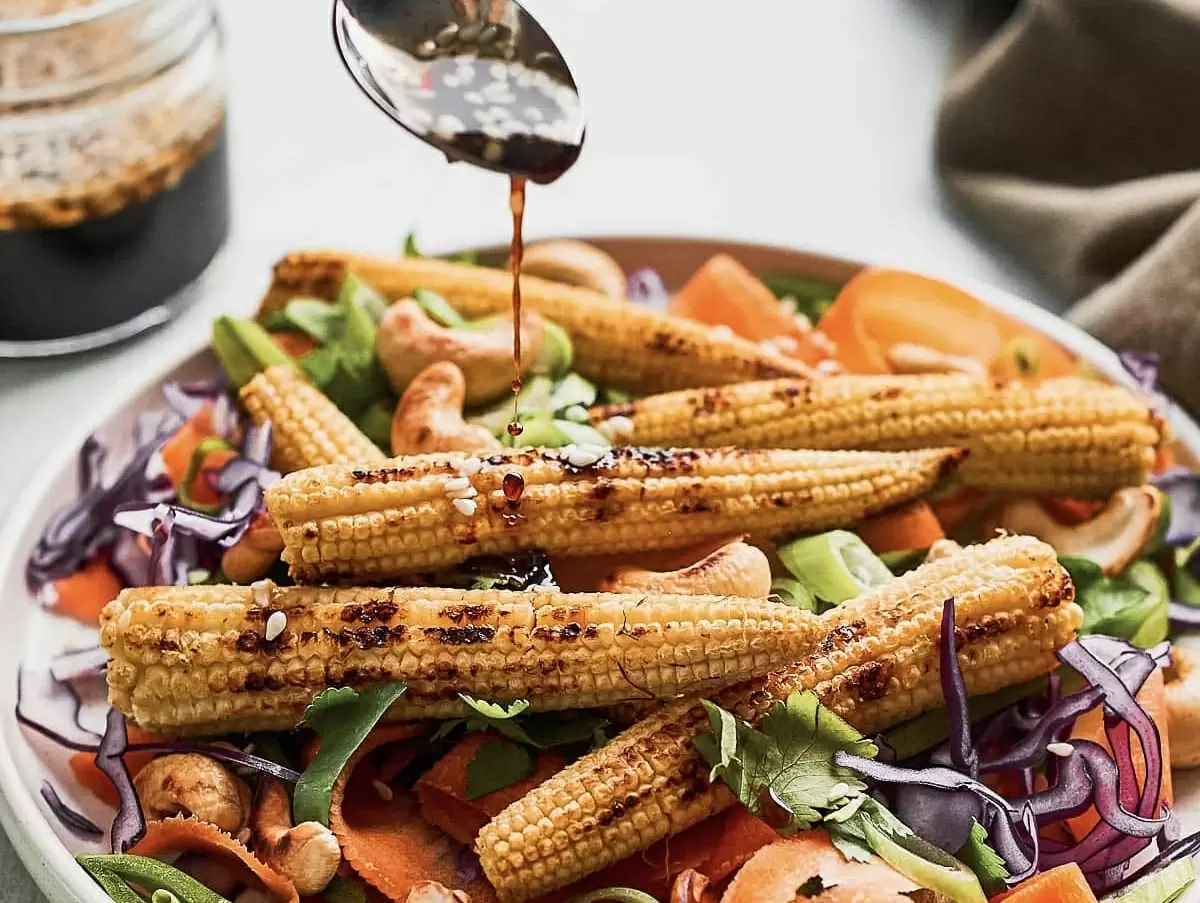 Мини-кукуруза: маленький деликатес с большой пользой или очередная модная забавка?