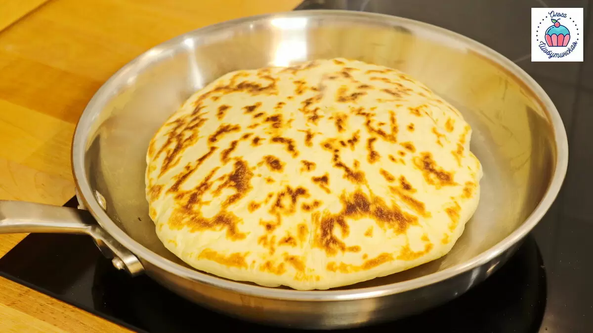 Вкусные хачапури на сковороде: простой рецепт на кефире