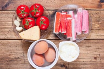 Откройте для себя вкусный салат с крабовыми палочками