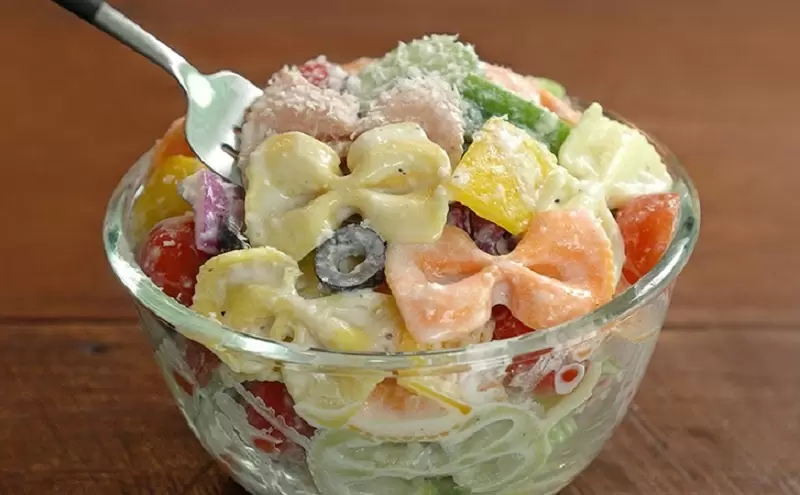 Макаронный салат с овощами: освежите свой стол новым вкусом