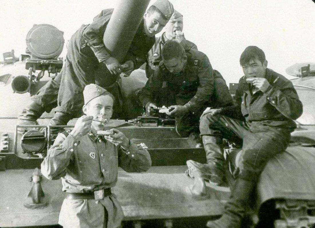 ������ 80-�: ������������ ������ �� ���